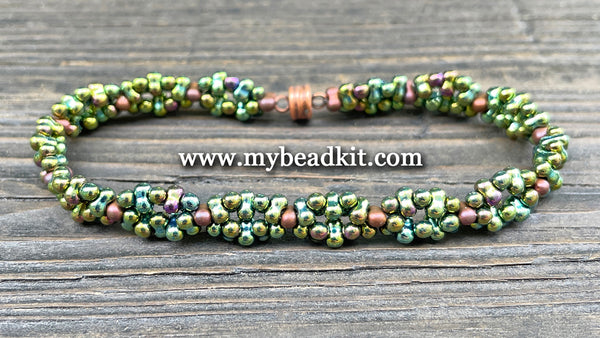 Berry Bead Bracelet Kit - Green Iris